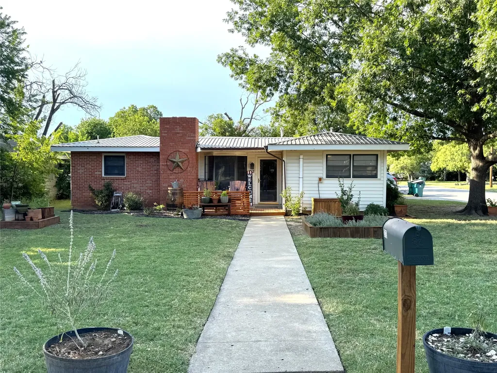 313 Miami Coleman TX 76834