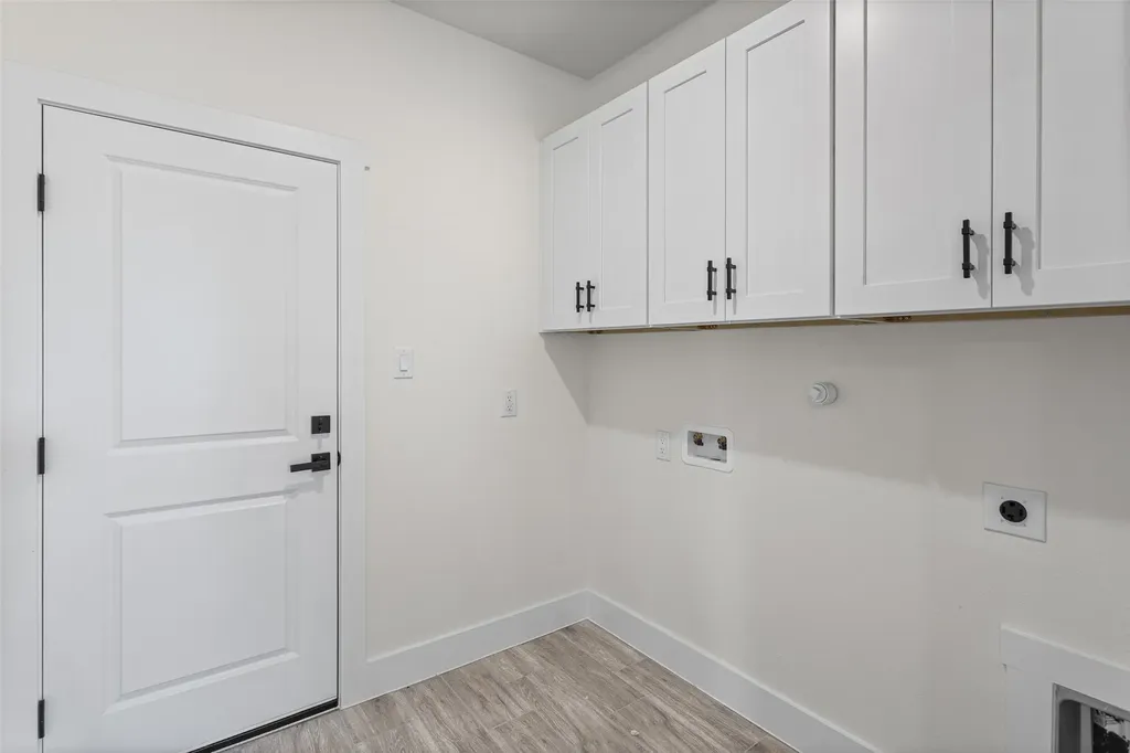 4711 Elizabeth Street Granbury TX 76048