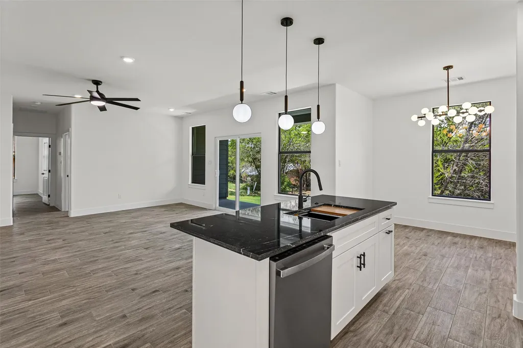 4711 Elizabeth Street Granbury TX 76048