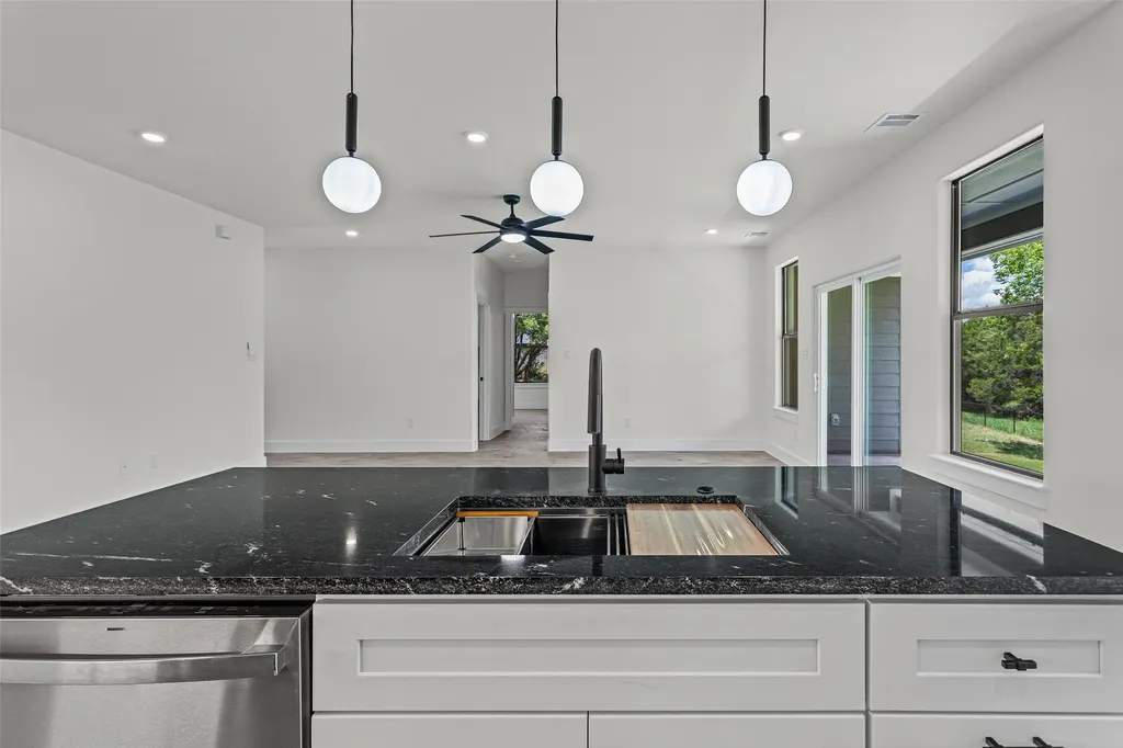 4711 Elizabeth Street Granbury TX 76048