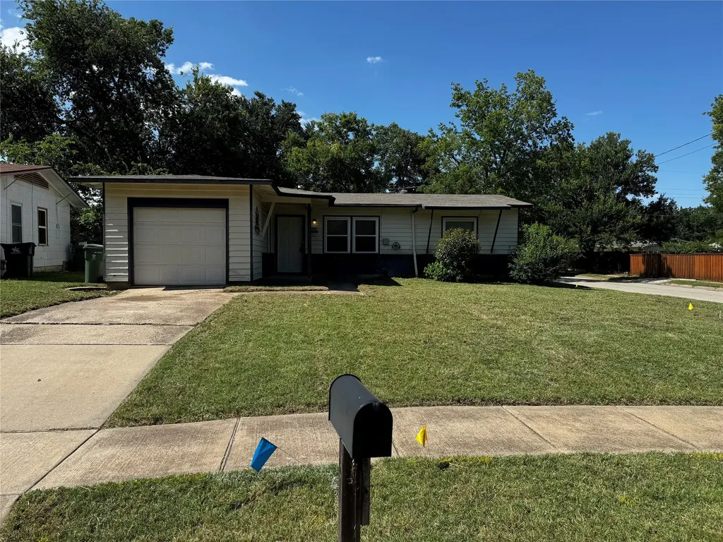 2009 Cloverdale Street Arlington TX 76010