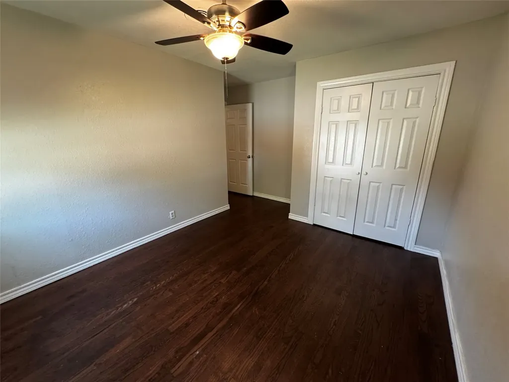 2009 Cloverdale Street Arlington TX 76010