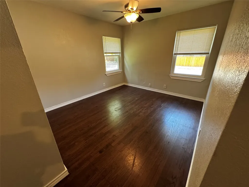 2009 Cloverdale Street Arlington TX 76010