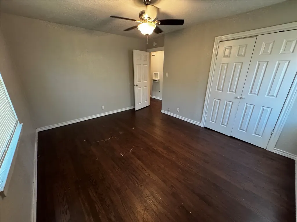2009 Cloverdale Street Arlington TX 76010