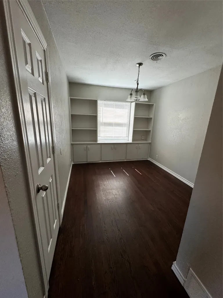 2009 Cloverdale Street Arlington TX 76010