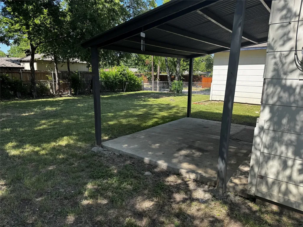 2009 Cloverdale Street Arlington TX 76010