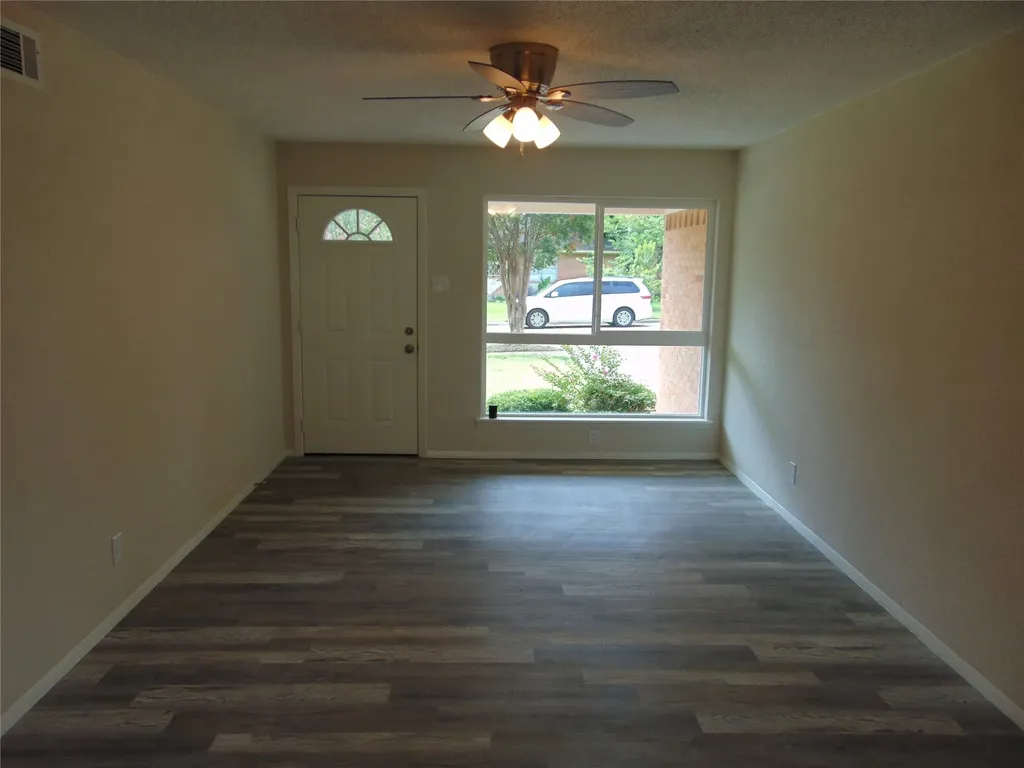 1911 Cassia Drive Dallas TX 75232