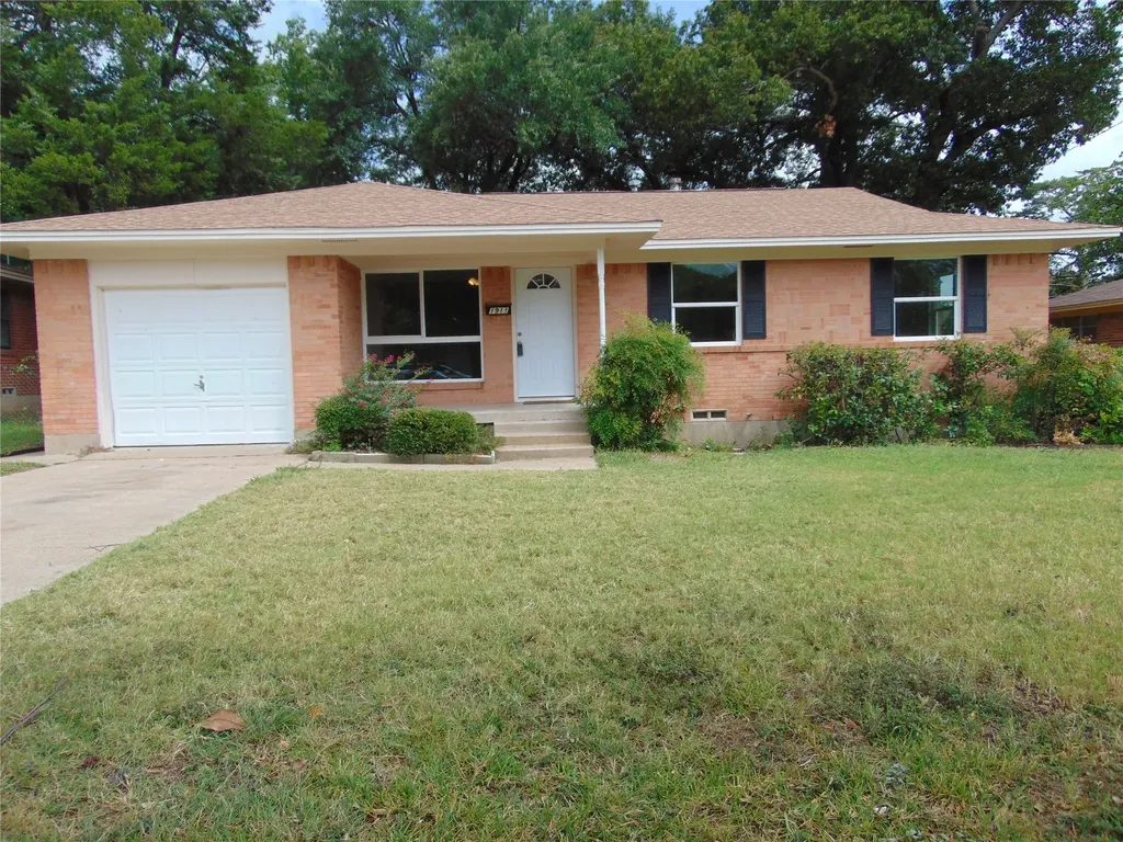 1911 Cassia Drive Dallas TX 75232