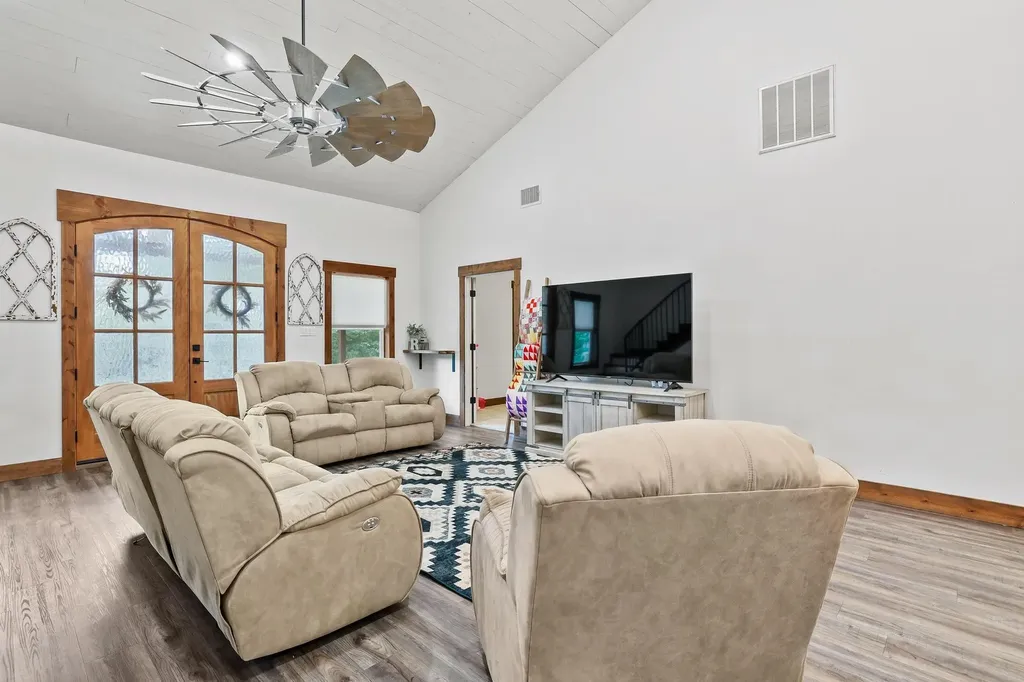 1394 Us Highway 69 Denison TX 75021