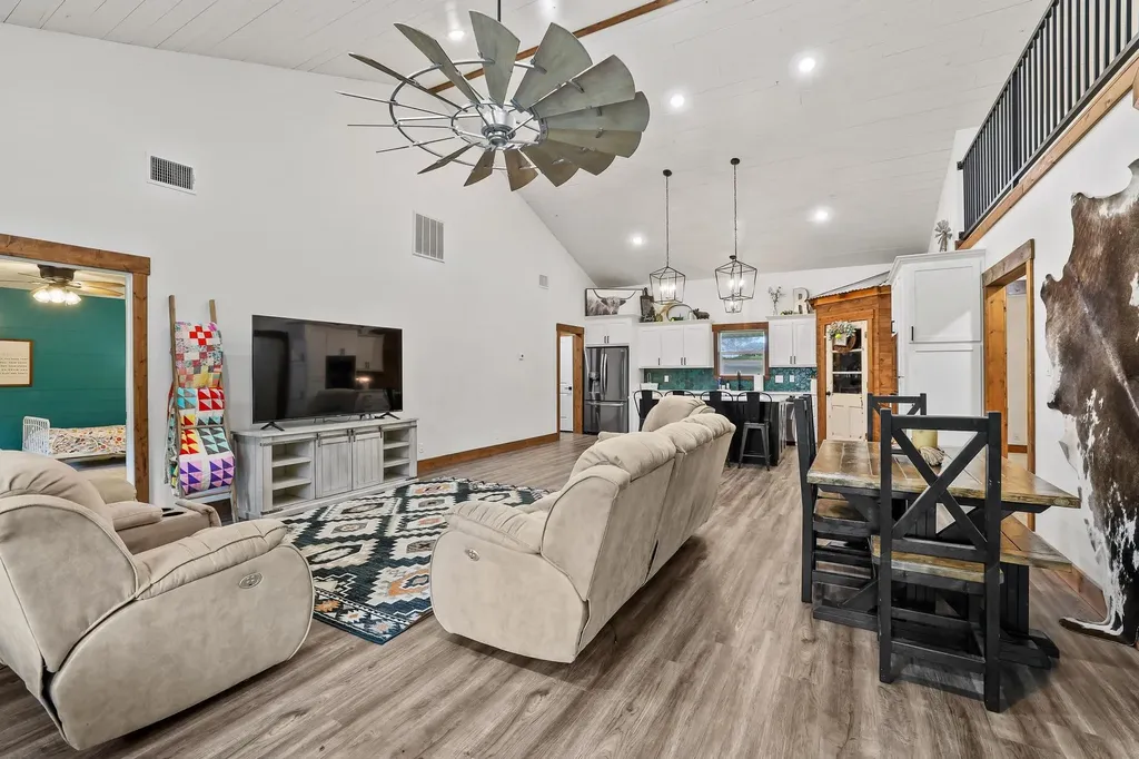 1394 Us Highway 69 Denison TX 75021