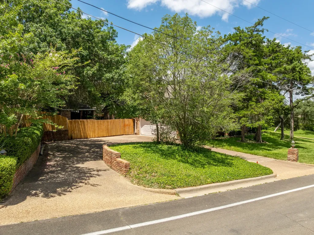 10000 Stony Point Drive Woodway TX 76712