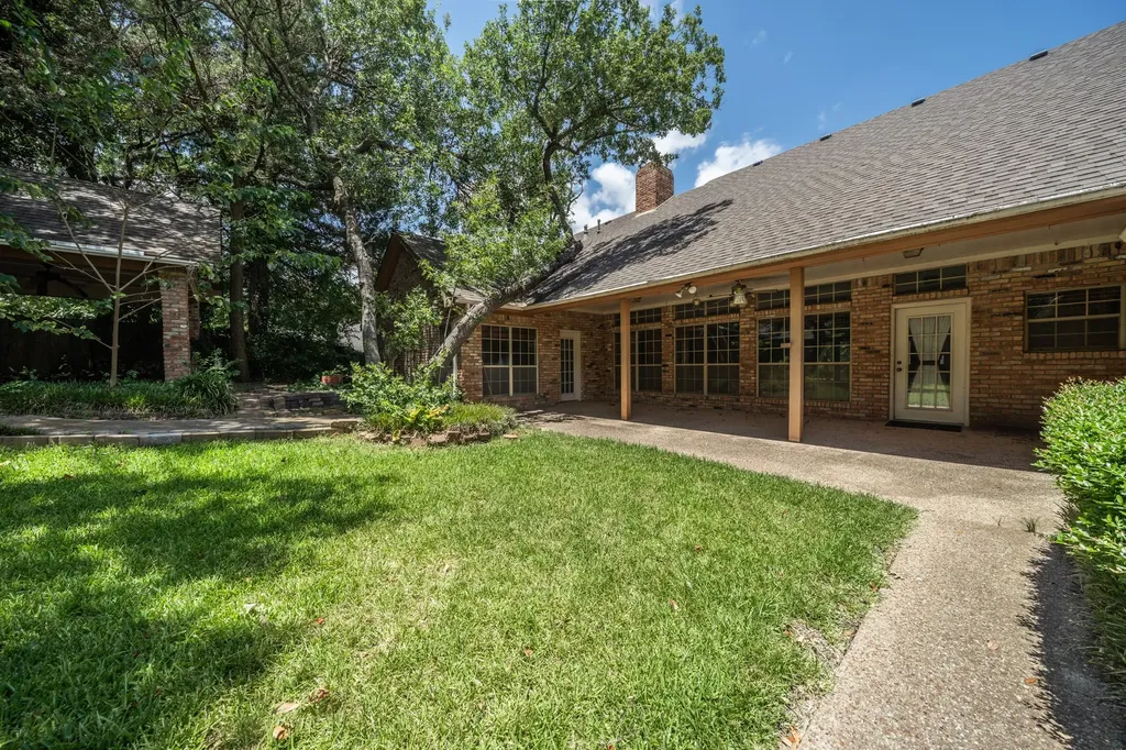 10000 Stony Point Drive Woodway TX 76712