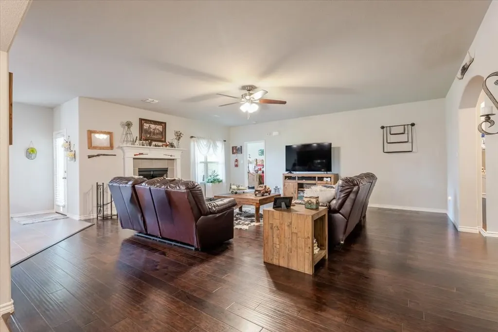 2222 Louis Trail Weatherford TX 76087