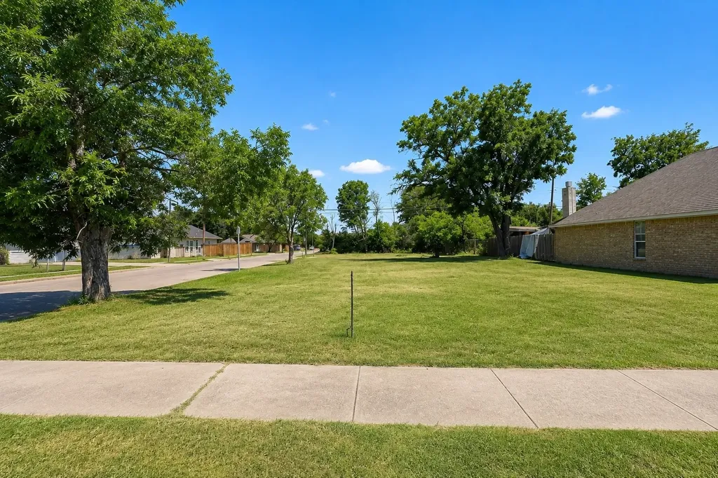 1101 Bessie Street Fort Worth TX 76104