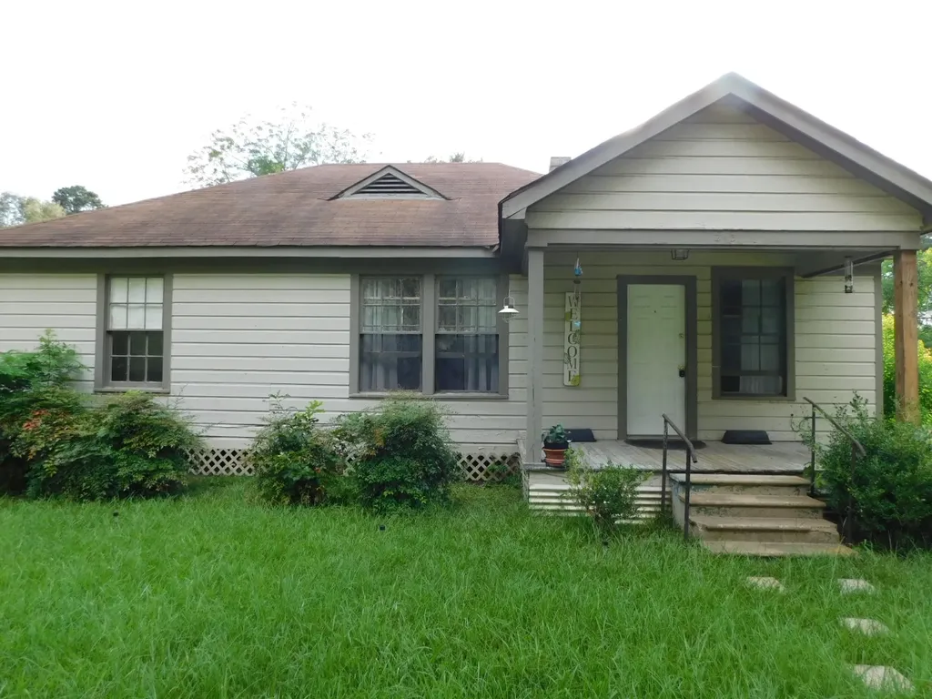 213 3rd Street Pinehill Street Springhill LA 71075