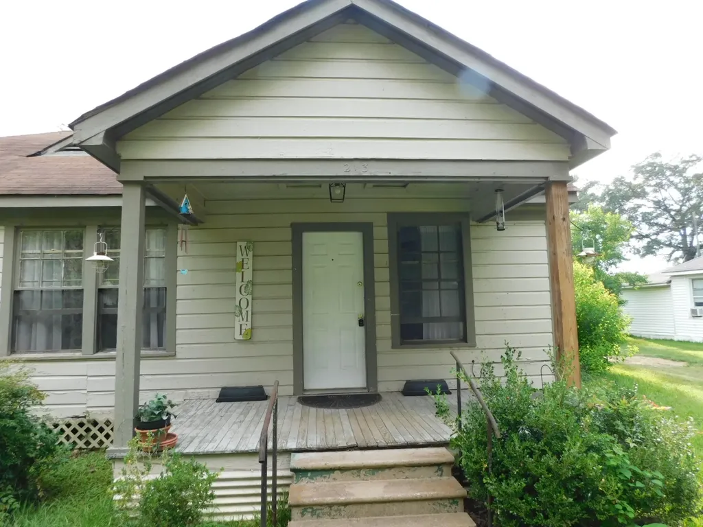 213 3rd Street Pinehill Street Springhill LA 71075