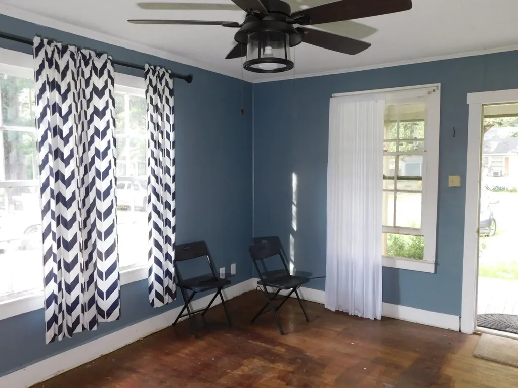 213 3rd Street Pinehill Street Springhill LA 71075