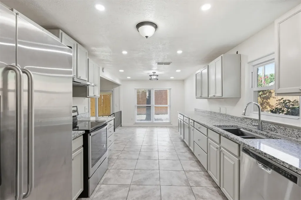 2400 York Minster Court Arlington TX 76006