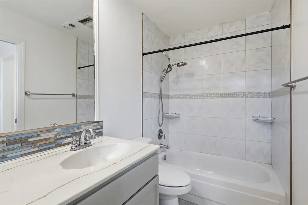 2400 York Minster Court Arlington TX 76006