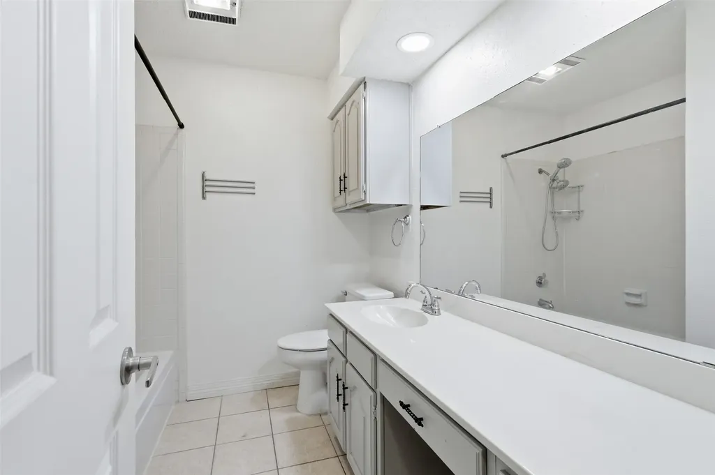 2400 York Minster Court Arlington TX 76006