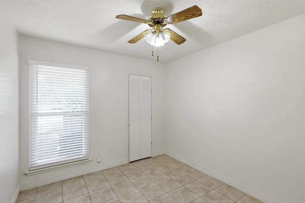 2400 York Minster Court Arlington TX 76006