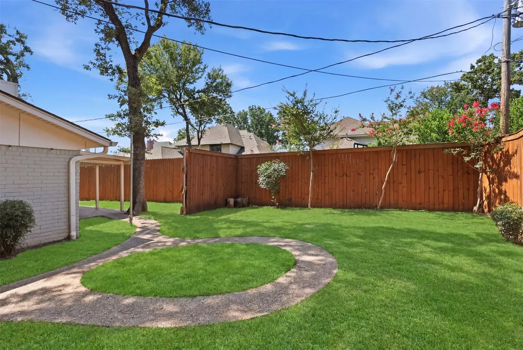 2400 York Minster Court Arlington TX 76006