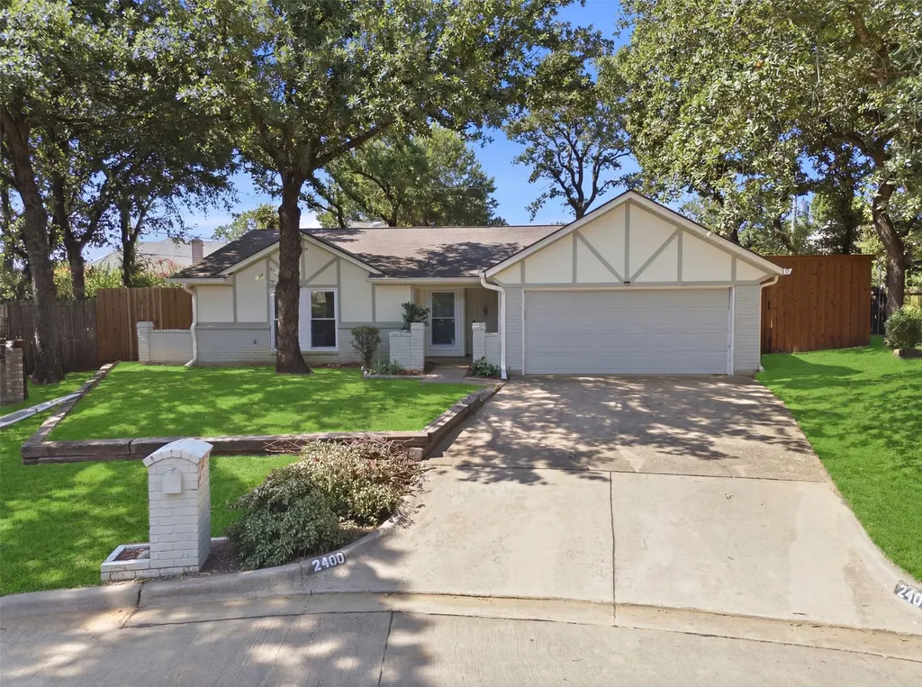 2400 York Minster Court Arlington TX 76006