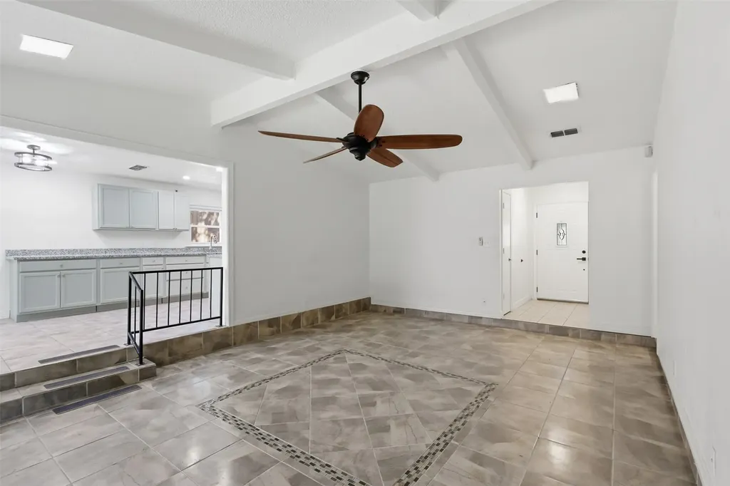 2400 York Minster Court Arlington TX 76006
