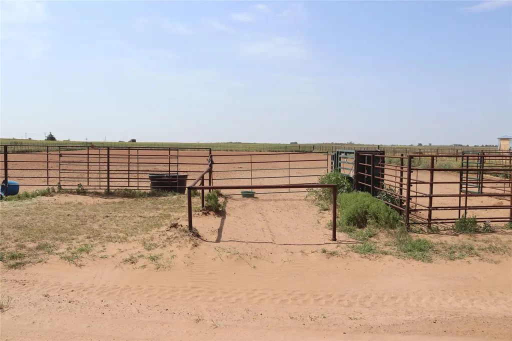 9315 Cr 106 W Vernon TX 76384