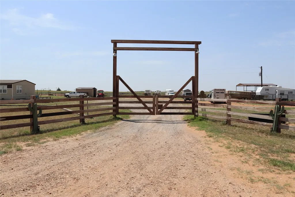 9315 Cr 106 W Vernon TX 76384