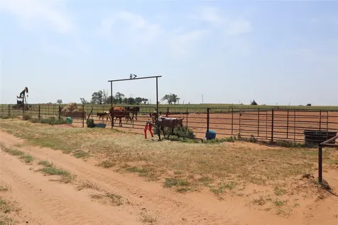 9315 Cr 106 W Vernon TX 76384