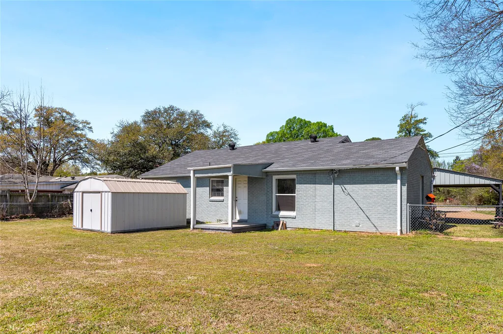 813 N Winnsboro Street Quitman TX 75783