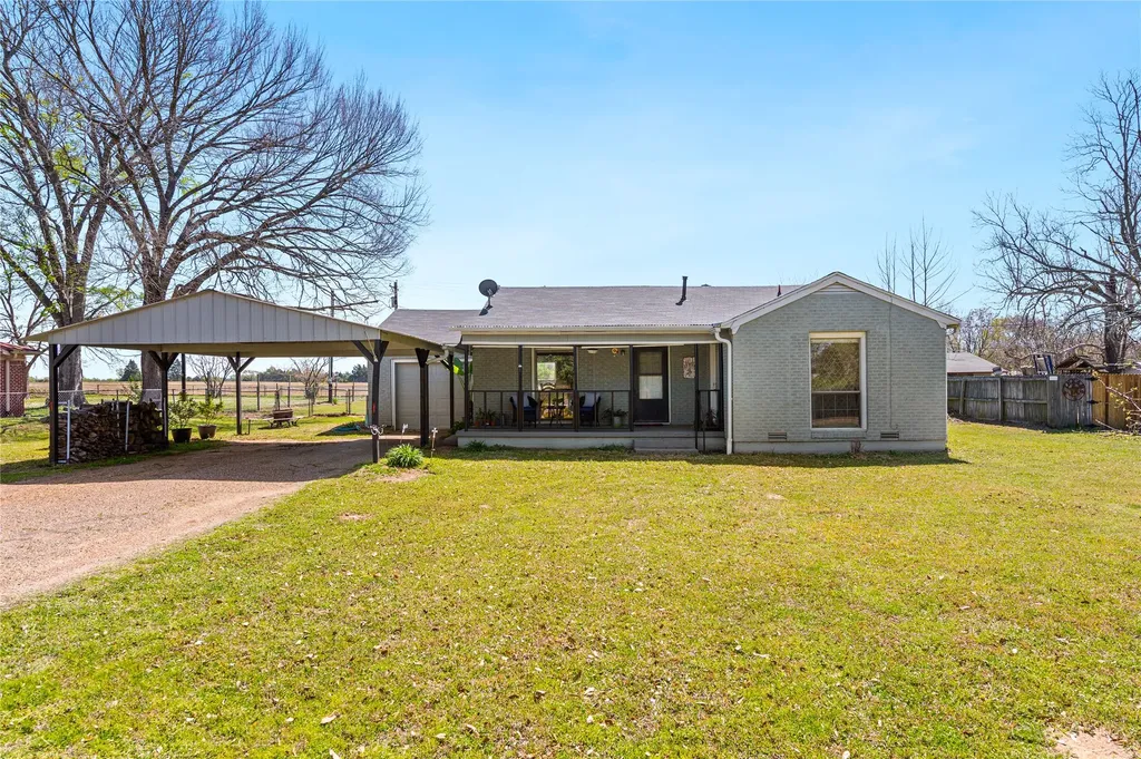 813 N Winnsboro Street Quitman TX 75783