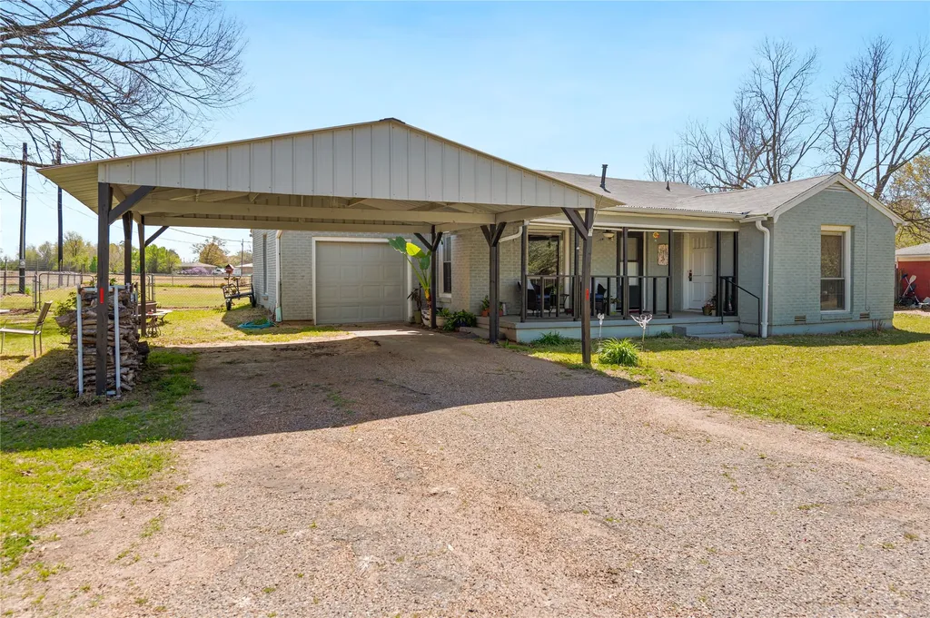 813 N Winnsboro Street Quitman TX 75783