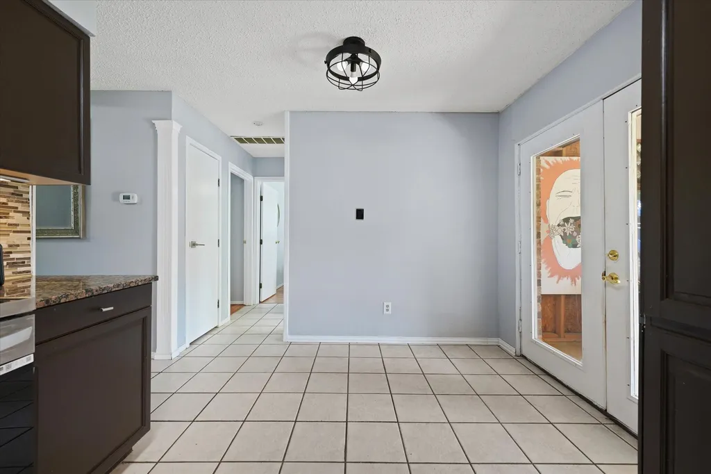 5431 Kings Manor Drive Lake Dallas TX 75065