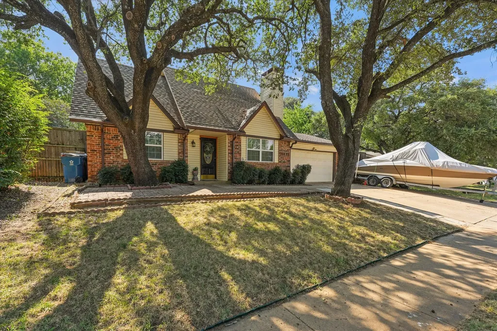 5431 Kings Manor Drive Lake Dallas TX 75065