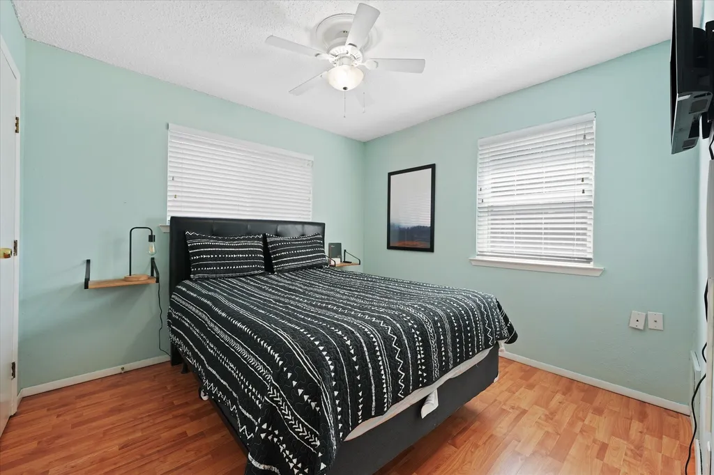5431 Kings Manor Drive Lake Dallas TX 75065