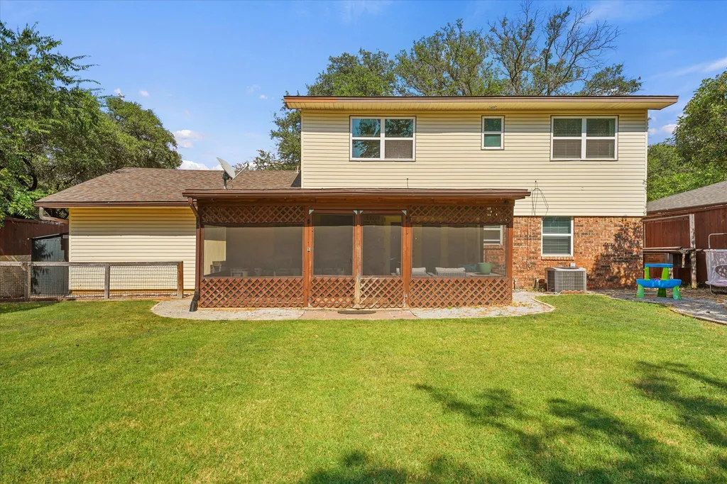 5431 Kings Manor Drive Lake Dallas TX 75065