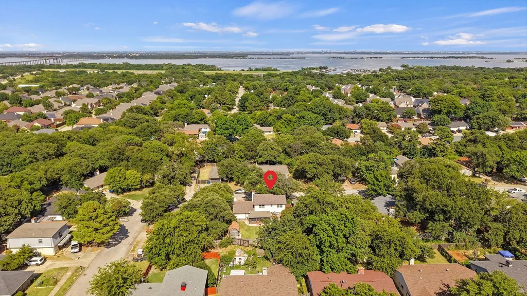 5431 Kings Manor Drive Lake Dallas TX 75065