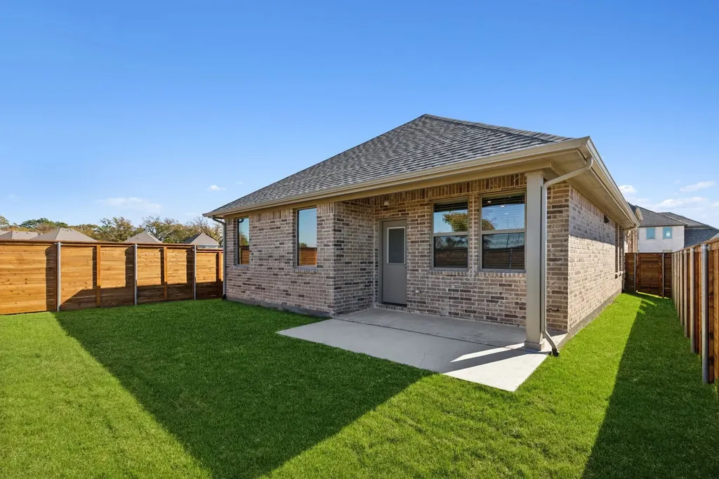 2005 Lone Oak Trail Mesquite TX 75181