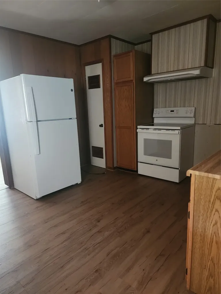 1307 N Mary Street Comanche TX 76442