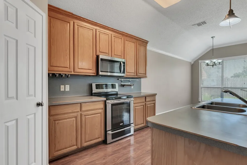 9112 Tyne Trail Fort Worth TX 76118