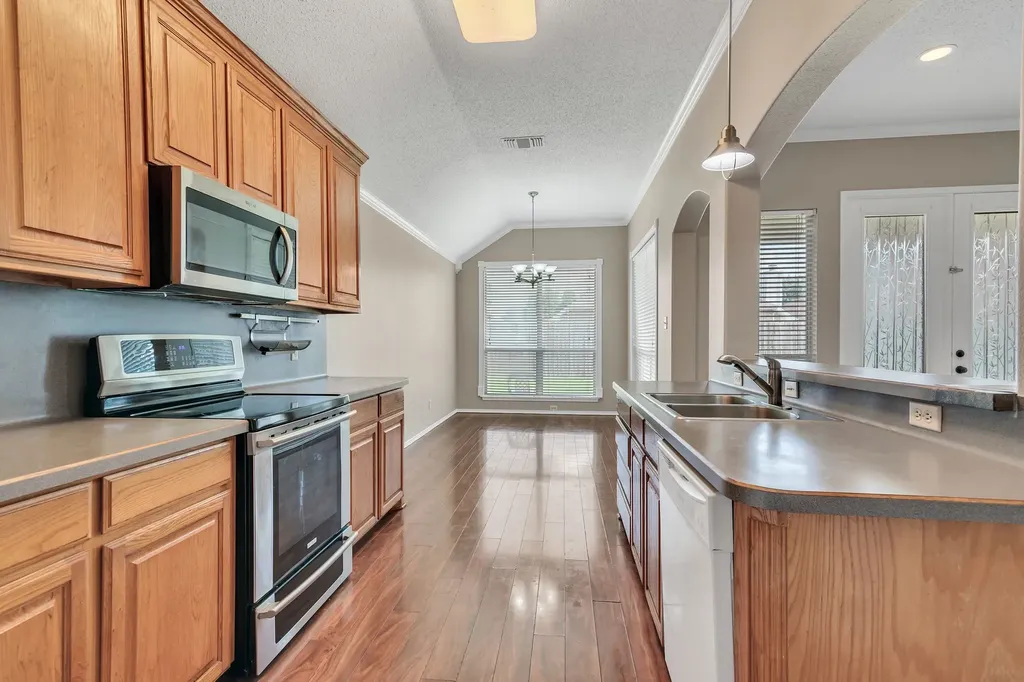9112 Tyne Trail Fort Worth TX 76118