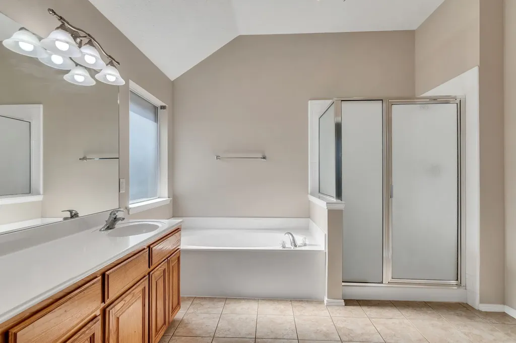 9112 Tyne Trail Fort Worth TX 76118
