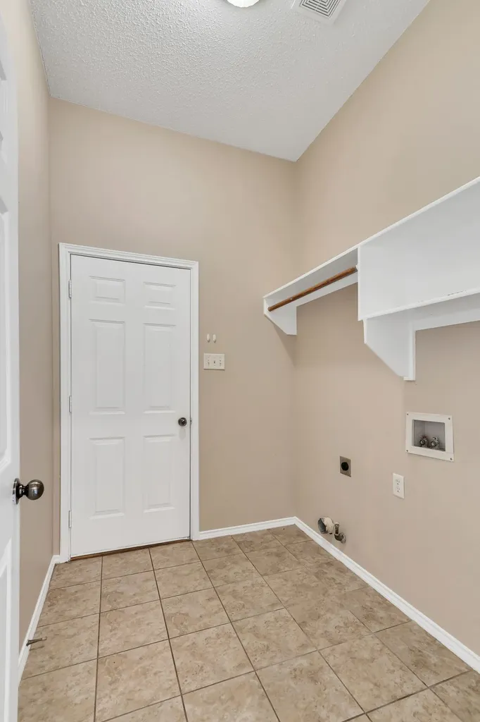 9112 Tyne Trail Fort Worth TX 76118