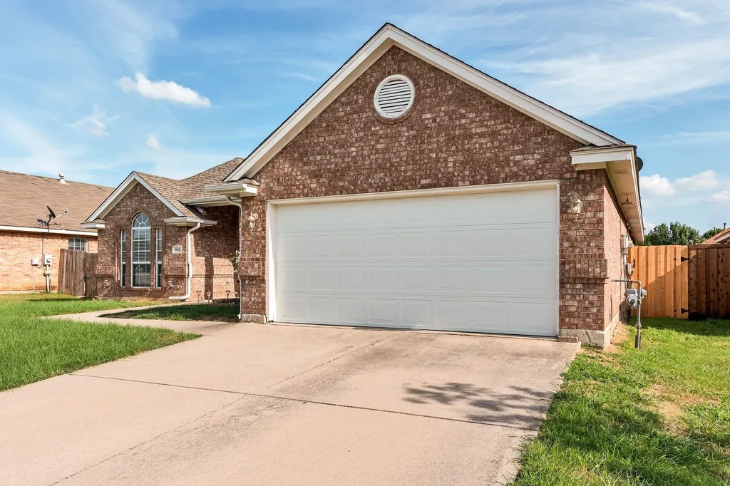 9112 Tyne Trail Fort Worth TX 76118