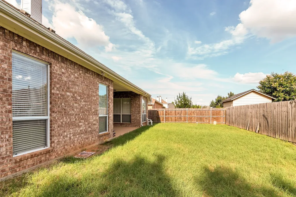 9112 Tyne Trail Fort Worth TX 76118