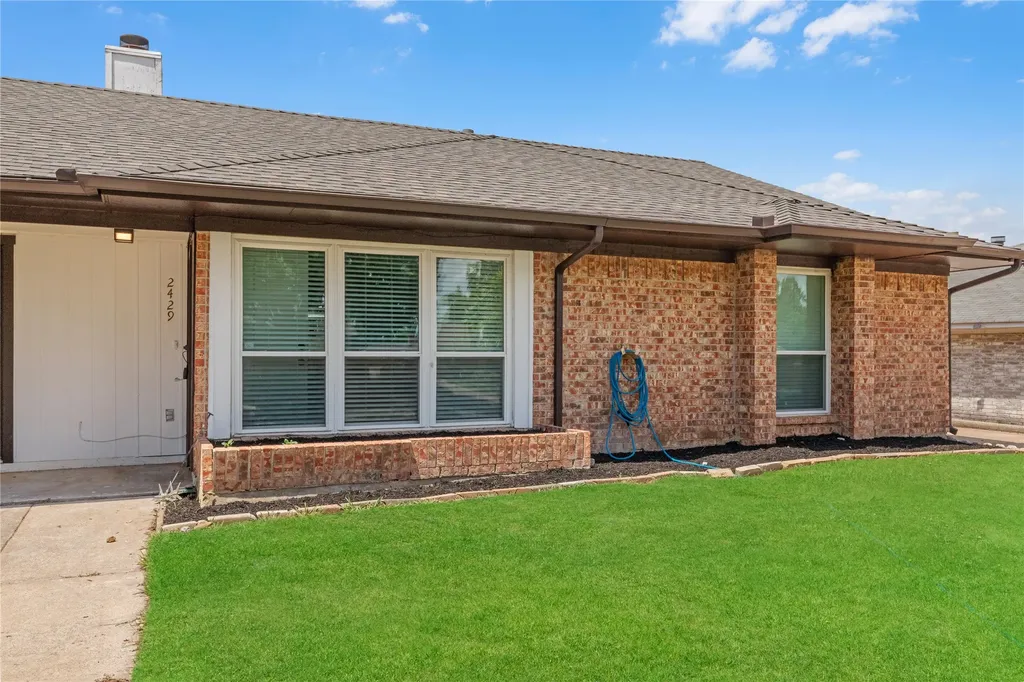 2429 Chestnut Way Bedford TX 76022