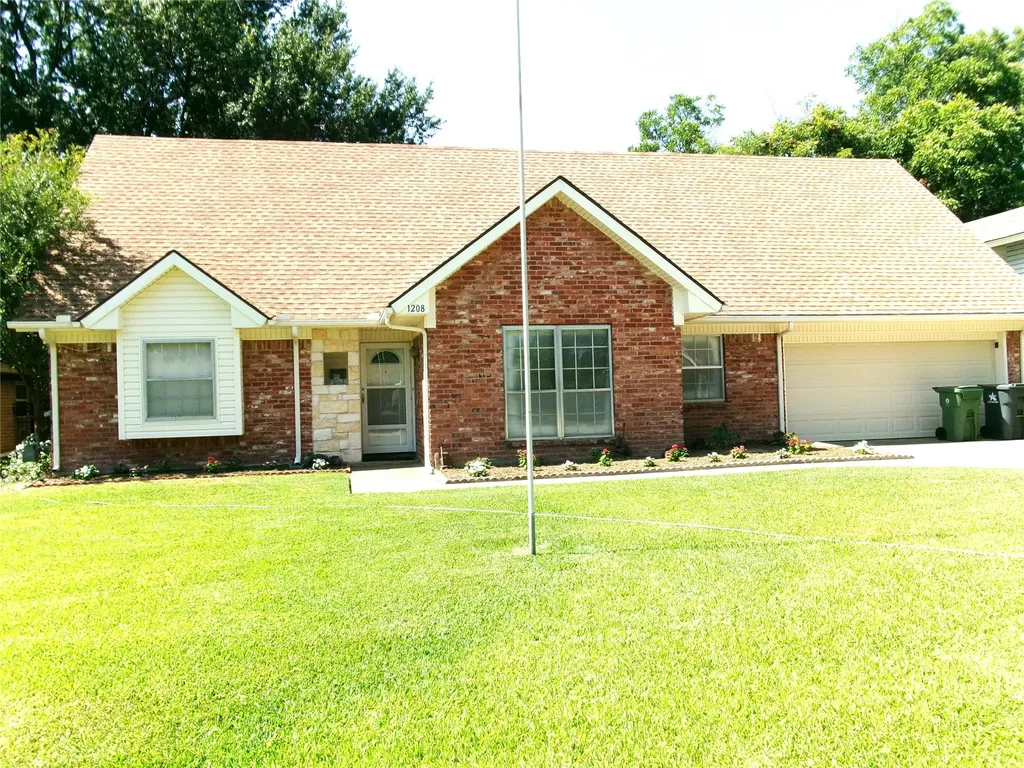 1208 Academy Drive Arlington TX 76013