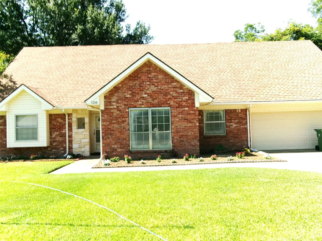 1208 Academy Drive Arlington TX 76013